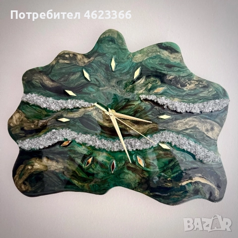 Часовник от епоксидна смола и кристали!, снимка 3 - Декорация за дома - 52058589