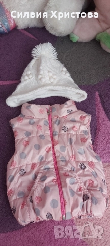 Продавам грейка с подарък шапка към нея рр 86