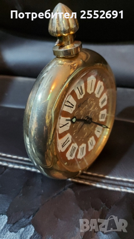 Часовник , снимка 2 - Антикварни и старинни предмети - 44866475