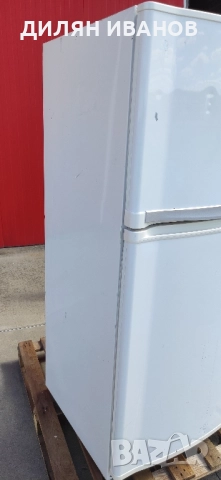 Хладилник с фризер SHARP, снимка 3 - Хладилници - 51792368