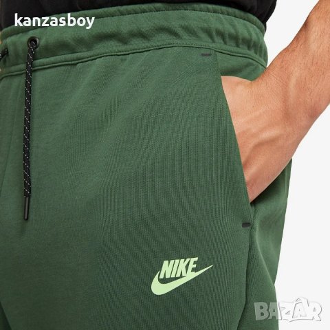 Nike Sportswear Tech Fleece Joggers - страхотно мъжко долнище КАТО НОВО ХС, снимка 2 - Спортни дрехи, екипи - 44005536