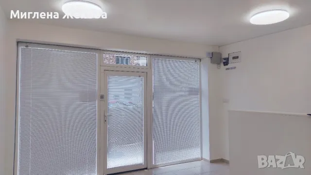 Давам под наем ПОМЕЩЕНИЕ-30 кв.м. площ срещу КОЛХОЗЕН ПАЗАР, снимка 2 - Офиси - 47329683