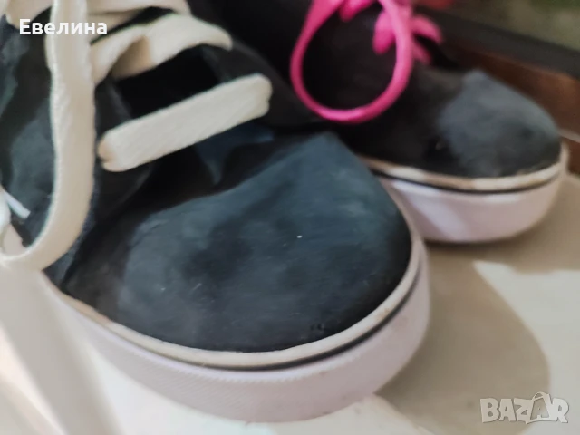 Детски обувки маратонки с колелца Heelys номер 36.5, снимка 6 - Детски маратонки - 51161706