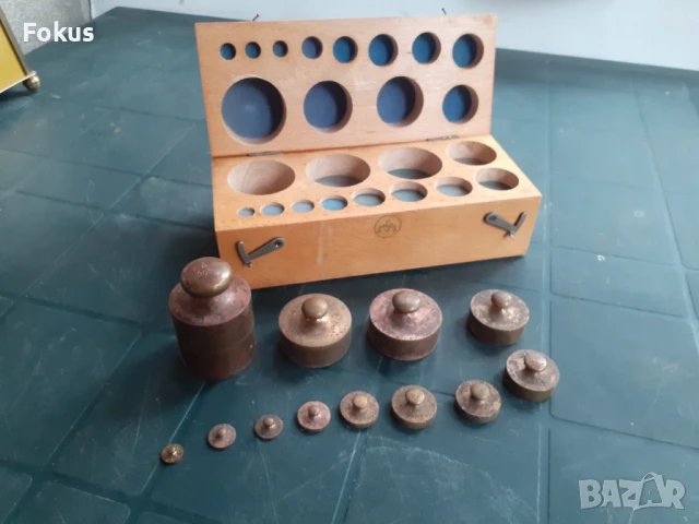 Комплект стари антикварни теглилки тежести с кутия - бронз, снимка 3 - Антикварни и старинни предмети - 50863129