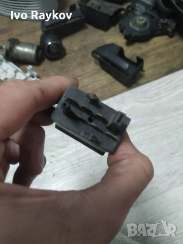 Бутон подгрев задно стъкло Volkswagen Passat , 3B0959621C, снимка 4 - Части - 53037210
