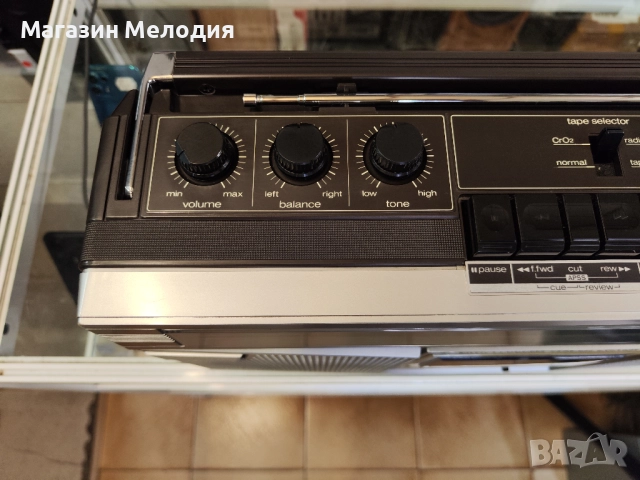 Радиокасетофон SHARP GF-6060 В отлично техническо и визуално състояние., снимка 6 - Радиокасетофони, транзистори - 51879177