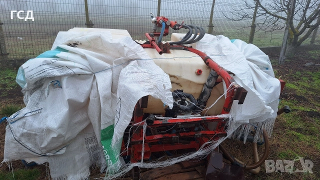 Италианска навесна пръскачка 1200 литра. , снимка 2 - Селскостопанска техника - 53606526