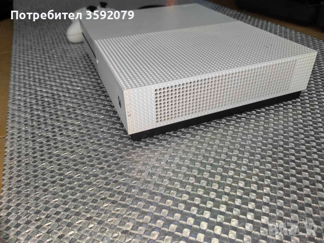 Xbox One S 1TB, снимка 9 - Xbox конзоли - 51827709
