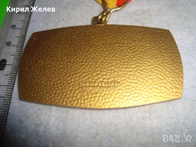 1979г. - ХАНАУ 1632г. ПОЗЛАТЕН БРОНЗОВ ПАМЕТЕН НЕМСКИ МЕДАЛ ИСТОРИЧЕСКИ с ЛЕНТА и НОСАЧ 30652, снимка 7 - Антикварни и старинни предмети - 38026215