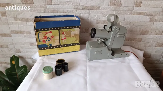 Филмоскоп / диаскоп - Диапрожекционен апарат - ПИОНЕР - Учтехпром, снимка 1