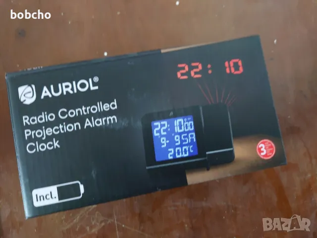 Радиопроекционен часовник с термометър