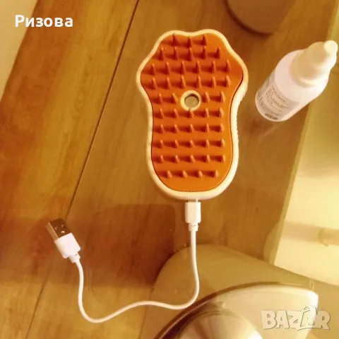 Продавам аксесоар за обиране на косми от дом любимец със зарядно, снимка 2 - За кучета - 50185239