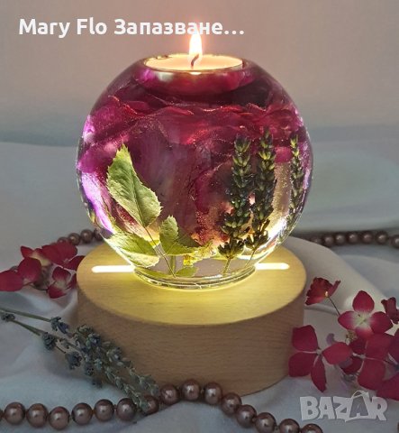 2 в 1 LED Лампа и Свещник от Епоксидна Смола с Изсушени Роза и Лавандула върху Дървена Основа, снимка 1