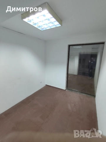 Помещение в идеален център., снимка 4 - Магазини - 52296358