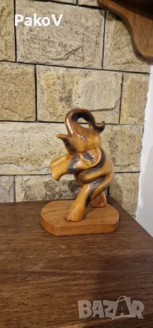 Слон от Тиково дърво