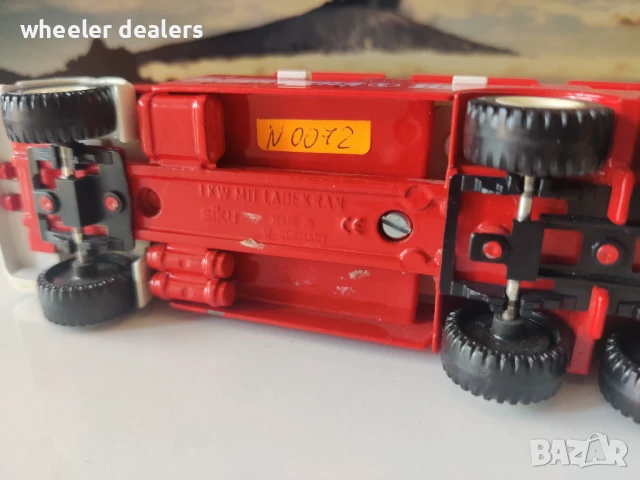 Метална количка SIKU Пожарна с кран Mercedes LKW 1:55, снимка 9 - Колекции - 50835790