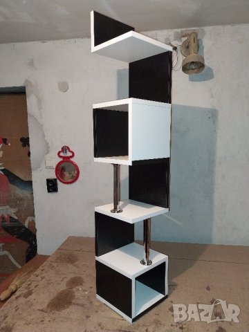 Дизайнерски ъглови етажерки 