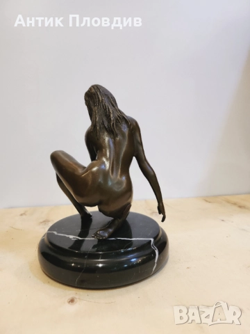 Фигура в движение – подписана бронзова скулптура, снимка 2 - Декорация за дома - 52736809