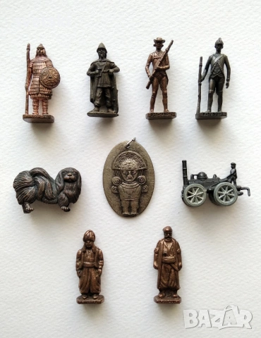 Стари метални войничета и фигурки от шоколадови яйца Киндер, Балабан, Ландрин и др.