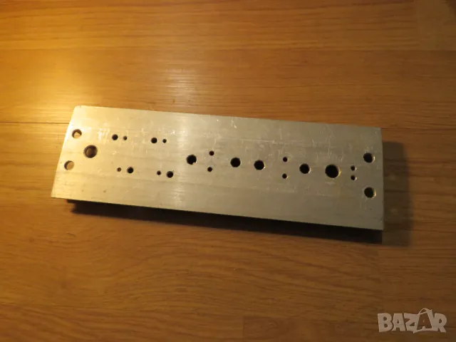Алуминиев Радиатор охладител 22 х 8 х 1,5 см -  с готови отвори за големи транзистори , снимка 2 - Друга електроника - 49936495