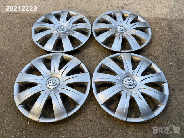 4 броя оригинални тасове за Toyota Yaris 15, снимка 2 - Аксесоари и консумативи - 52815553