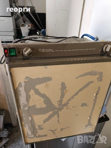 хладилник 220 v 12 v и газ, снимка 3 - Каравани и кемпери - 51511122