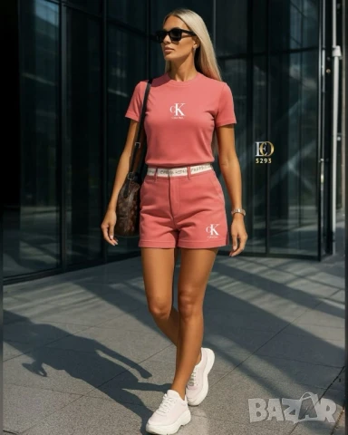 дамски комплекти calvin klein тениска и къси панталонки , снимка 2 - Комплекти - 50578871