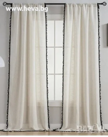 Комплект ленени завеси с контрастни пискюли 