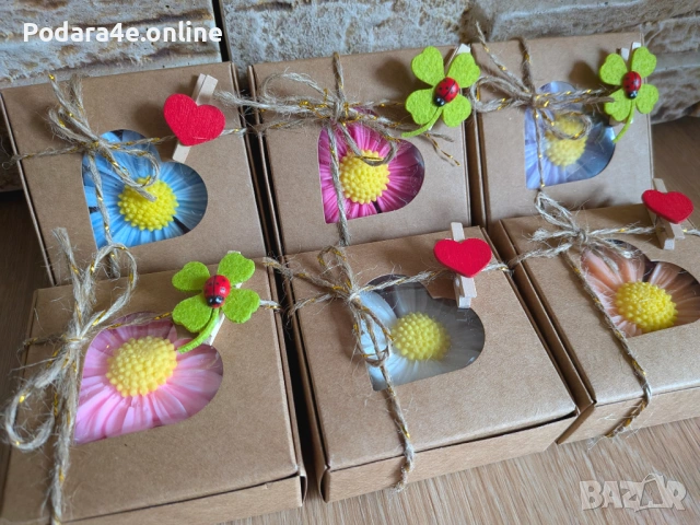 Подаръчна кутийка Маргаритка за Осми Март от ароматен глицеринов сапун, снимка 5 - Подаръци за жени - 53467705