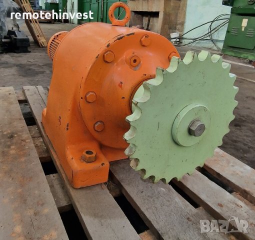 Мотор- Редуктор SEW-Eurodrive R100R70DT100L, снимка 3 - Други машини и части - 43280470