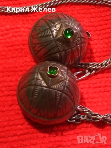 2 УНИКАЛНИ СТАРИ СРЕБЪРНИ УКРАШЕНИЯ с ЕМЕРАЛД СМАРАГД РЪЧНО ОРНАМЕНТИРАНИ с ЩЕМПЕЛ на АТЕЛИЕТО 26341, снимка 7 - Антикварни и старинни предмети - 34853404