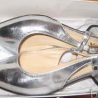 Сребристи оригинални Обувки на BENETTON , снимка 1 - Дамски ежедневни обувки - 32227948