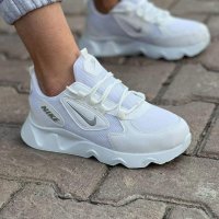 Дамски обувки Nike, снимка 1 - Маратонки - 36886484