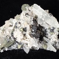 №170,Кварц,Планински кристал,Кварцова друза с халкопирит и сфалерит,Quartz Bulgaria,BGminerals,, снимка 1 - Декорация за дома - 44124783