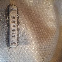 Дамска чанта на Esprit, снимка 3 - Чанти - 27155636
