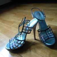 Оригинални дамски сандали Ив Сен Лоран, снимка 4 - Сандали - 43330166
