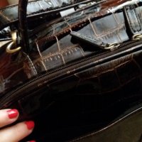 Кафява чанта тип куфарче от естествен лак, снимка 3 - Чанти - 37892884