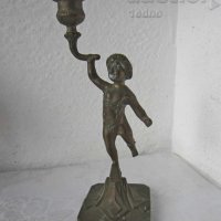 ляв свещник стар метален 24 см с момче фигура антика, снимка 1 - Антикварни и старинни предмети - 28874525