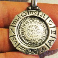 Сребърен синджир със сребърен медальон с вечния календар на Маите, обгърнат от 12-те зоди, снимка 1 - Колиета, медальони, синджири - 32290799