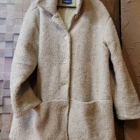 Бежево пухено палтенце oversized , снимка 5 - Палта, манта - 39603447