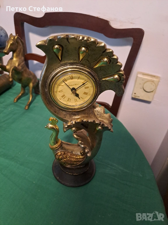 Настолен часовник с фигура на паун. , снимка 1