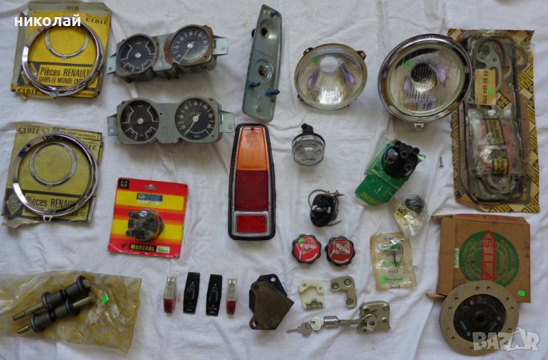 Части за ретро автомобил Рено 8 чисто нови оригинални Франция, снимка 1