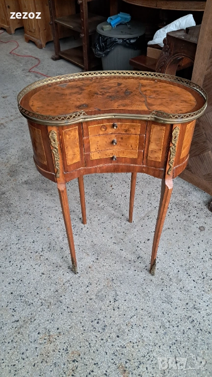 Шкаф с бъбрековидна форма, снимка 1