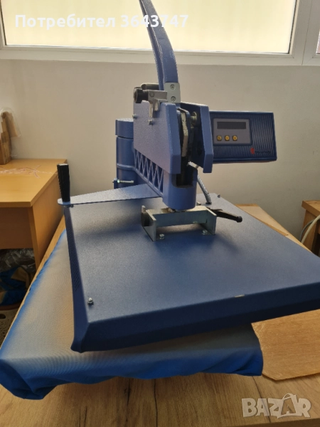 Ръчна топлинна преса с електронно регулиране на време и температура., снимка 1