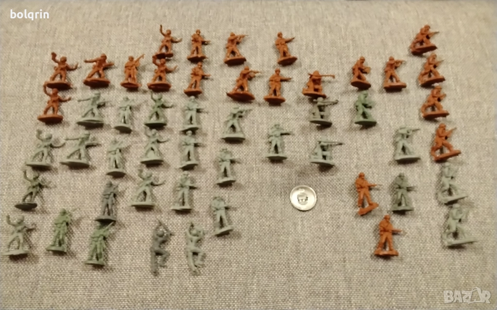 50 броя стари пластмасови фигурки играчки войници / 20 стотинки за един брой , снимка 1