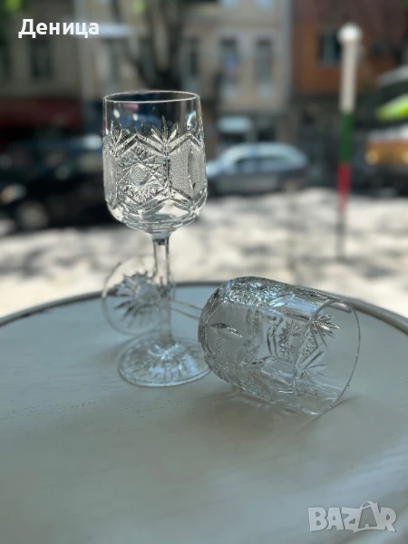 Фасетирано столче, богата гравюра, страхотен звън и блясък 2 бр кристални чаши , снимка 1