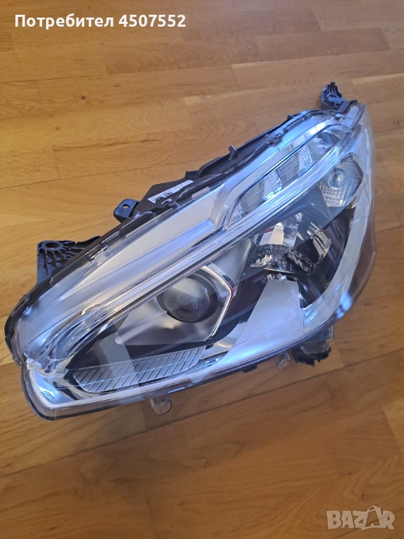 Фар Peugeot 208, снимка 1
