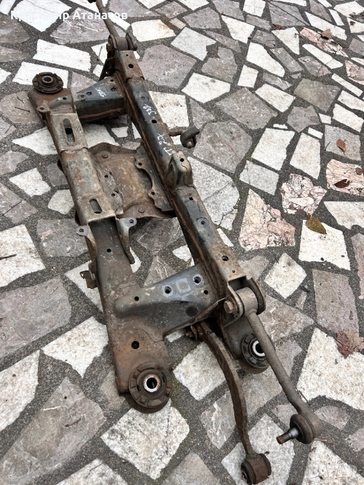 Заден мост за Тойота Авенсис T27 седан. Комби. 2009-2015г, снимка 1