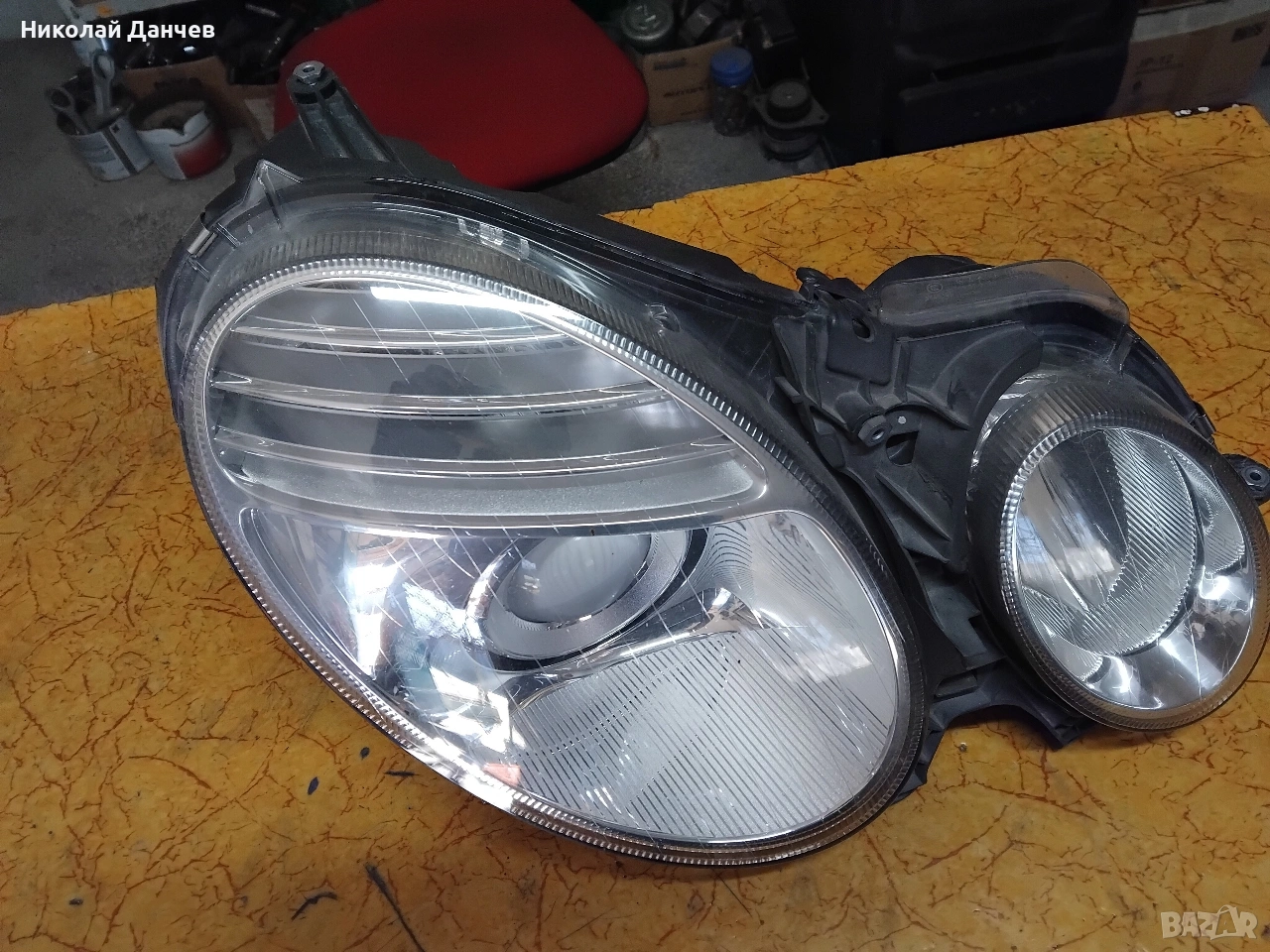 фар десен за Мерцедес е221 ЕВО 2010 година оригинал, ксенон, работещ ,.много здрав, почти нов , снимка 1