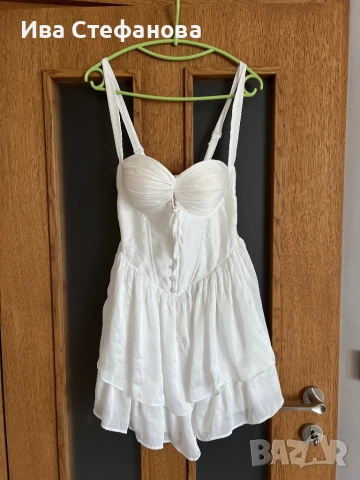 Елегантна разкошна бяла парти коктейлна официална женствена кукленска рокля тип корсет 